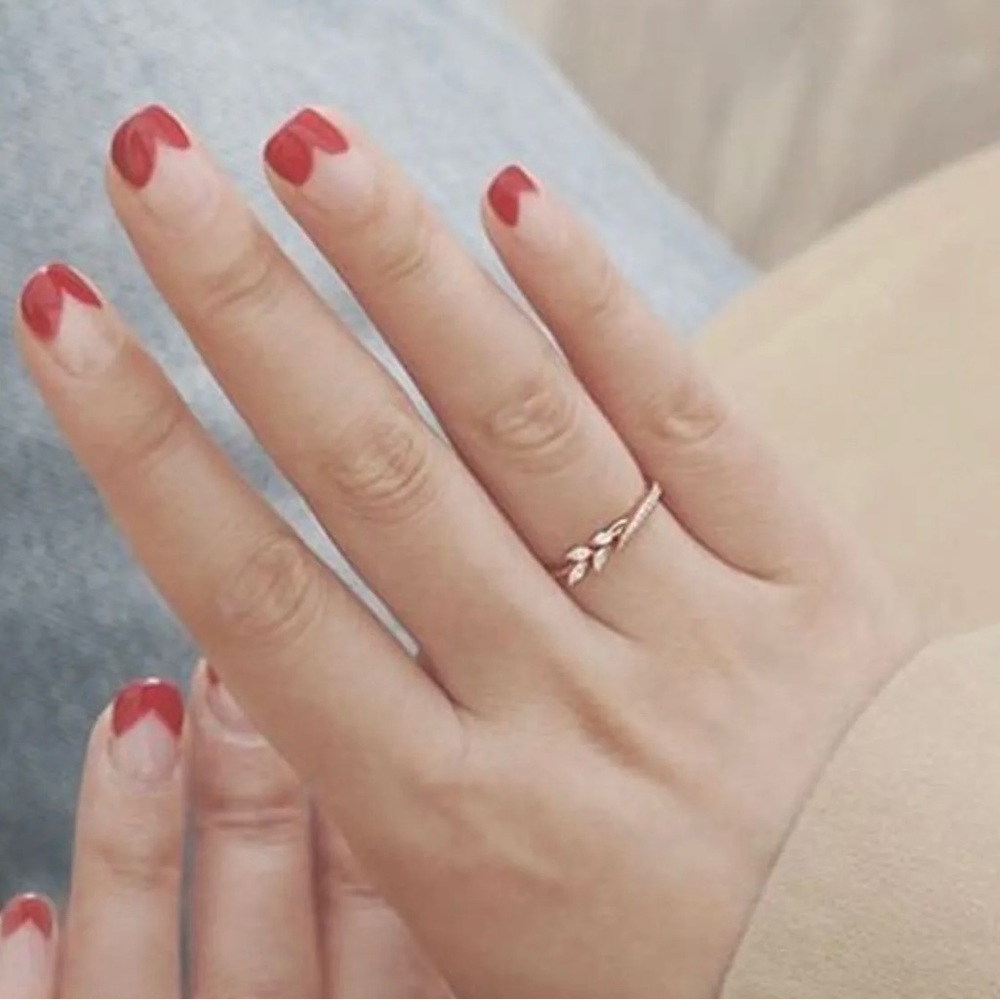 Glamorous Rose Gold Zircon Ring - Picture 5 of 8